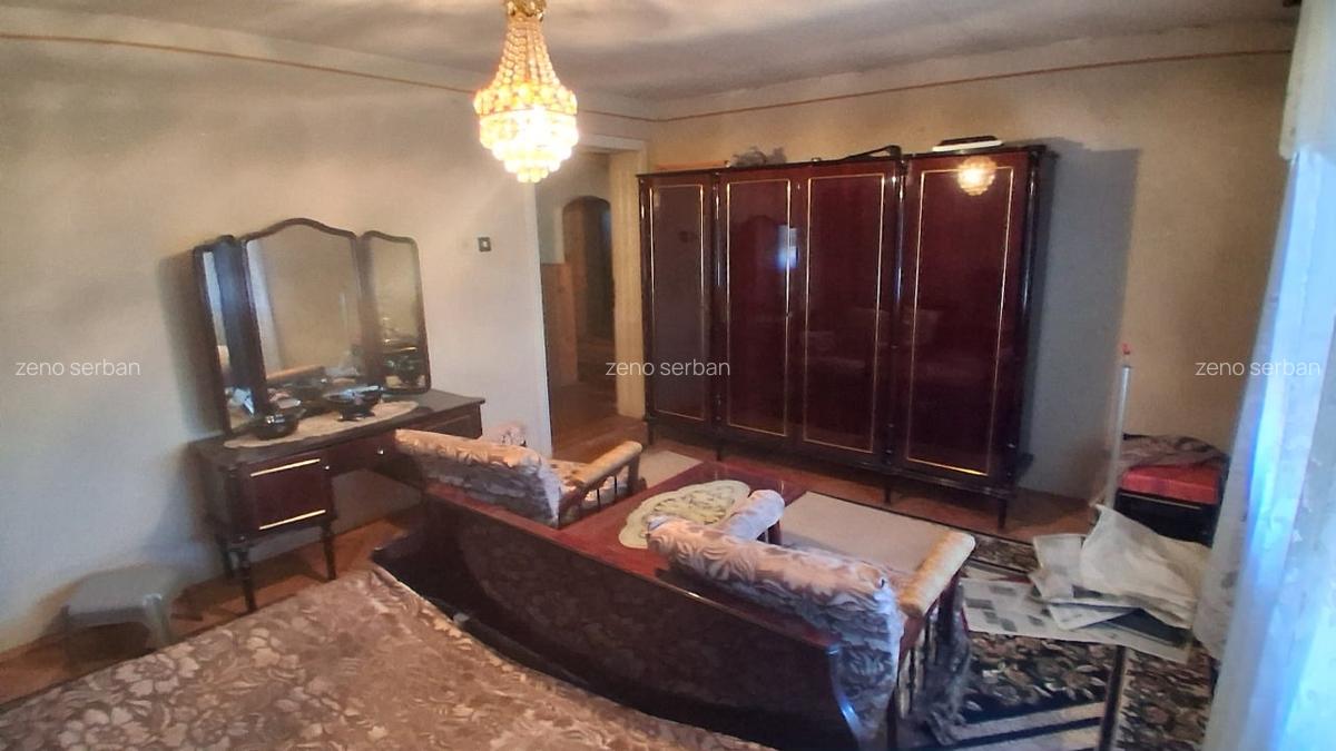 Proprietar vând casă cu grădină două apartamente, Mehala  suprafată totală 739 m - 3