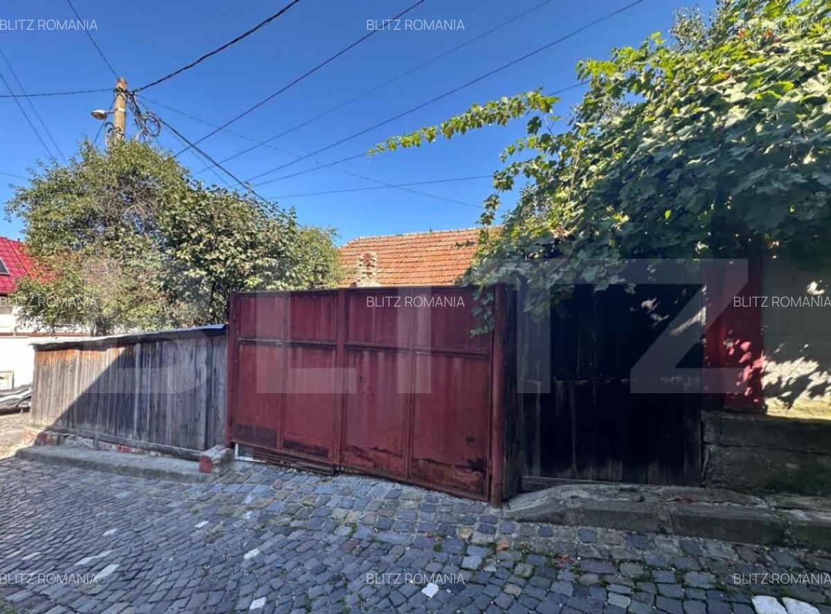 Casa individuala de vanzare, cu anexa si curte, zona Schei - 10
