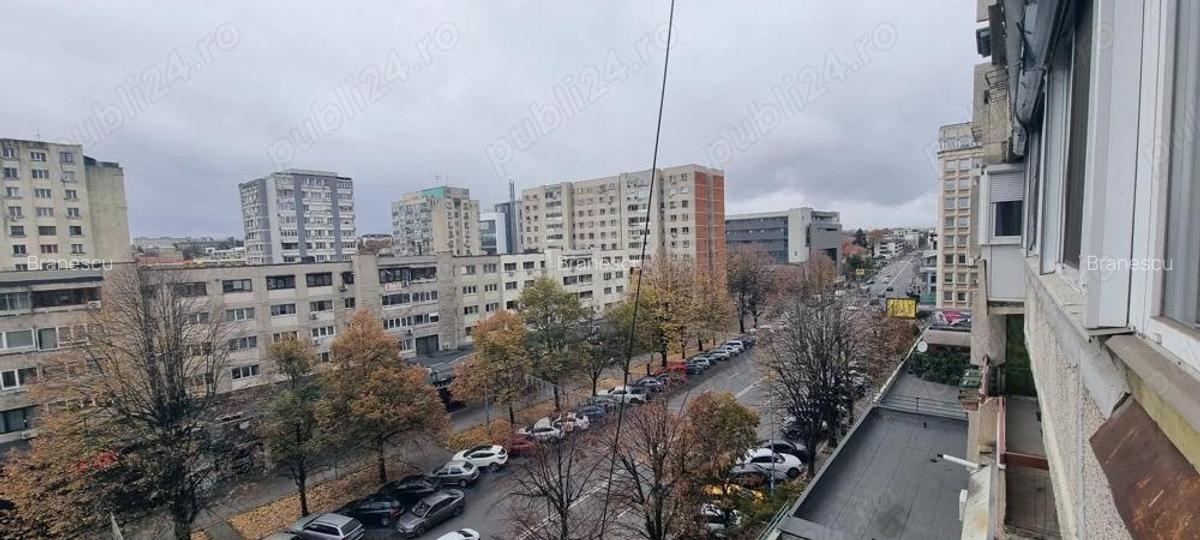 Inchiriez apart. 3 camere, Pitesti, I.C.Bratianu, deasupra Policlinicii 2 mai - 12