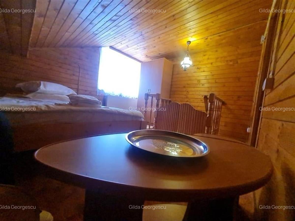 Hotel/Pensiune, 475 mp în Piața - 18