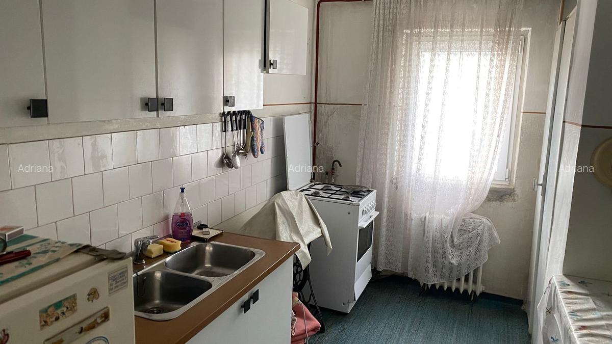 Apartament cu 3 camere decomandat în Bucovina - 2