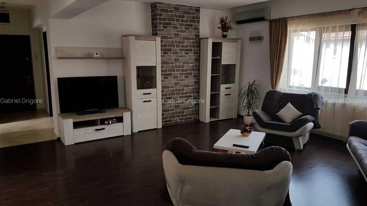 Apartament cu 3 camere semidecomandat, mobilat în Central - 2