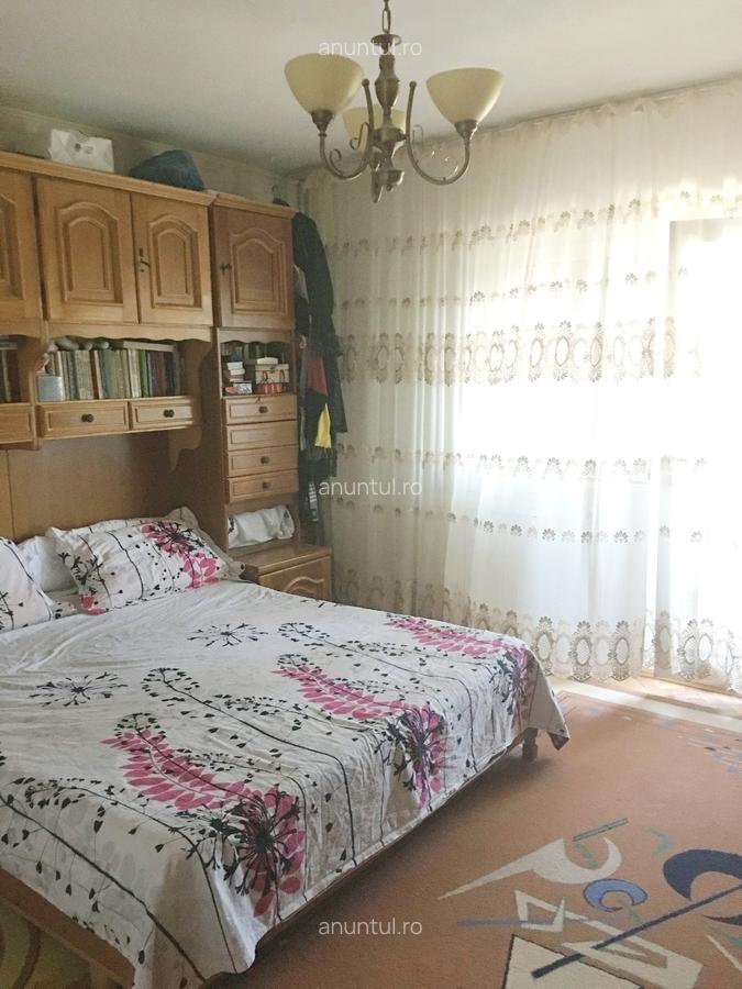 Apartament 4 camere mare si luminos, Piata Traian, 2 bai, comision 0 - 7 Apartament 4 camere mare si luminos, Piata Traian, 2 bai, comision 0 - 7