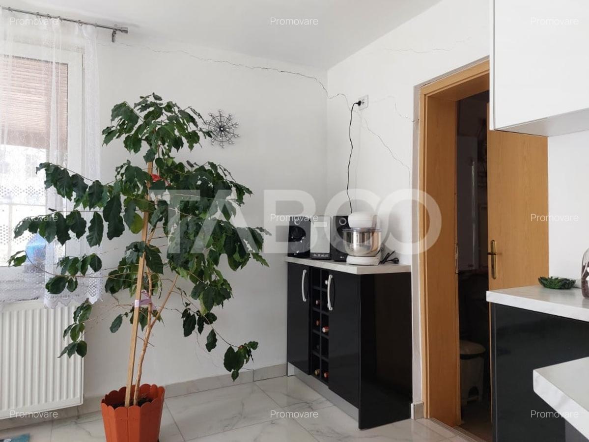 Casa individuala 4 dormitoare curte gradina zona retrasa in Cisnadie - 9