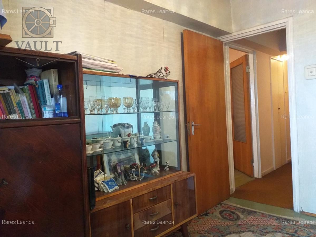 Apartament 3 camere - BLOC ANVELOAPT - 5 minute METROU OBOR - 7