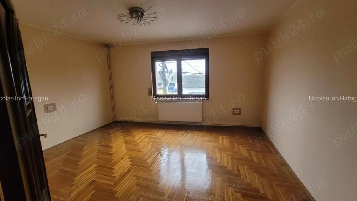 Imobil cu 3 case:C1 -3 nivele;C2-2nivele;C4-1 nivel;C3;C5;Piscina;Foisor - 5