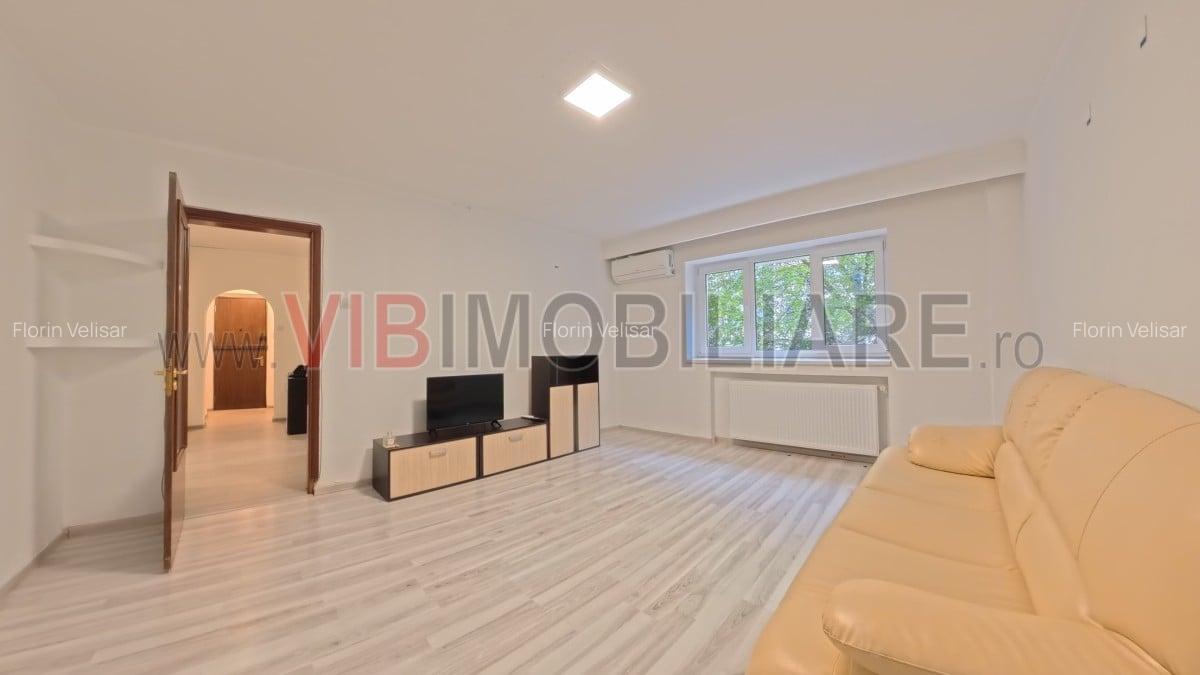 Apartament 3 Camere, B.ul Unirii, Persoana Fizica sau Juridica, Partial Mobilat - 1
