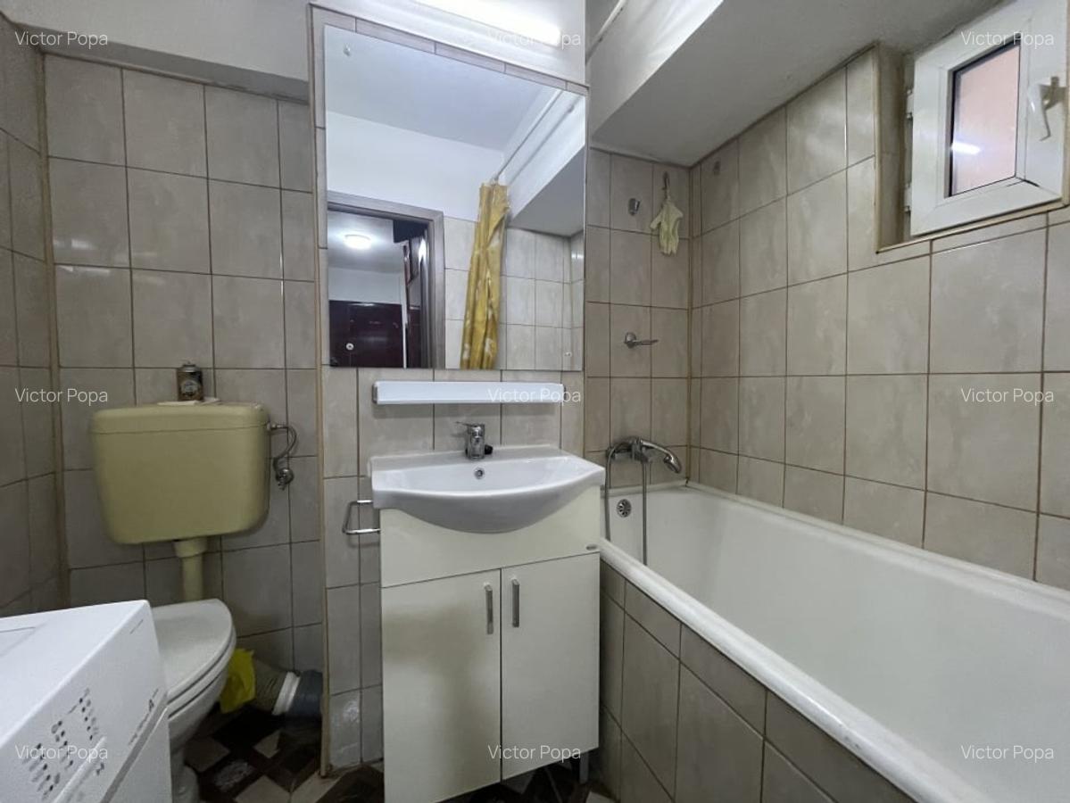 3 Camere Magazin Bucur Obor - Bloc ALMO 1 - Mobilat si Utilat - 10