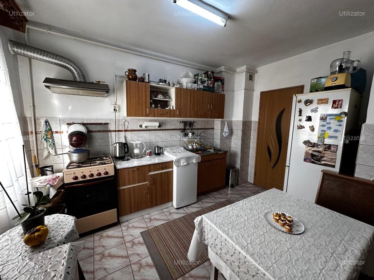 Apartament 2 camere, decomandat, mobilat, etaj 3/4, Calea Republicii, Bacau - 10