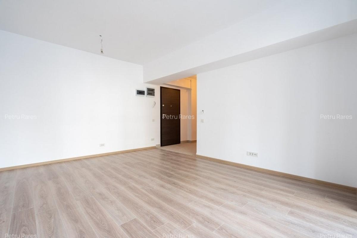 Apartament cu 4 camere decomandat în Victoriei - 15