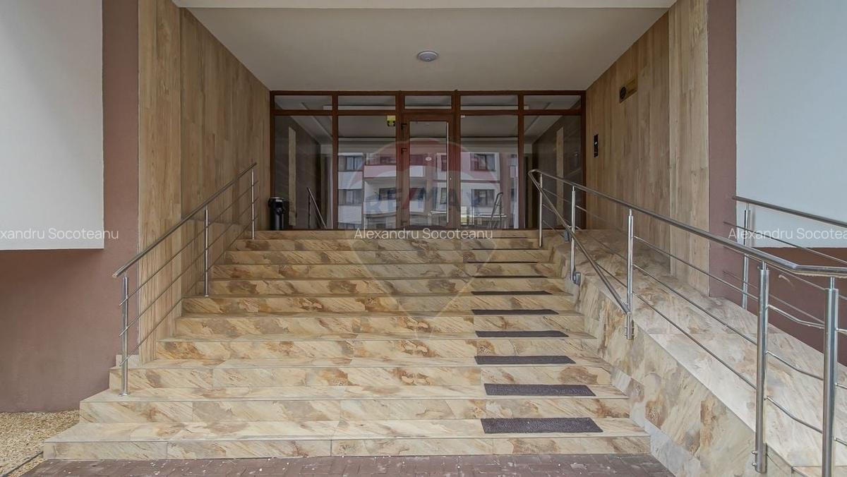 Apartament cu 4 camere decomandat, mobilat în Tractorul - 12