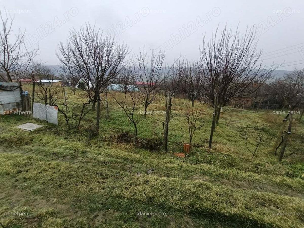 Vand casa batraneasca sat Cochirleni langa Cernavoda 3200mp - 2