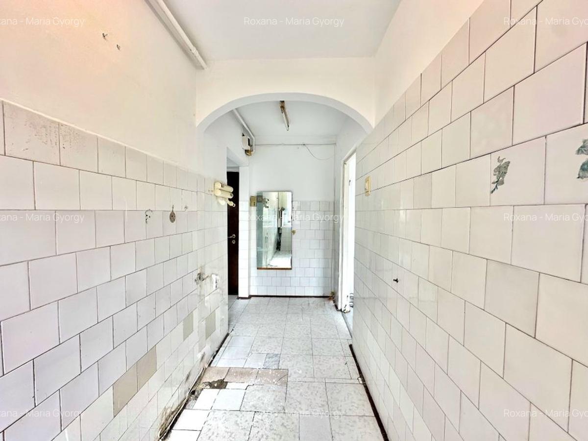 Apartament de vânzare 3 camere, zona Florilor - 4