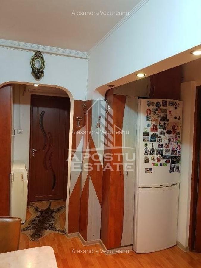 Apartament  cu 2 camere, decomandat, situat in  zona Iosefin - 6