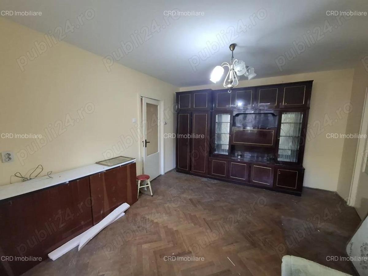 Str. George Cosbuc (zona scolii N. Iorga) apartament 2 camere, bloc de caramida - 1