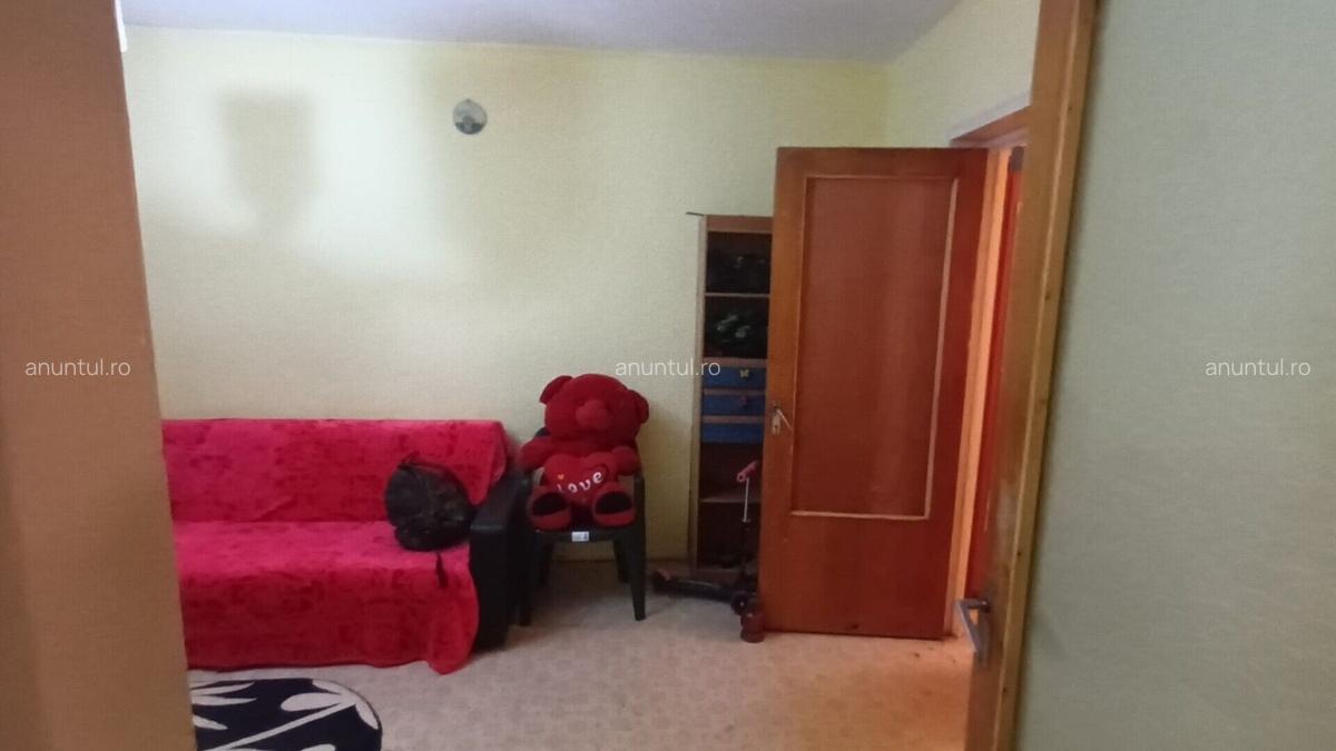 Titan, apartament 2 camere 1 Decembrie, 2 balcoane, an 1980 - 10