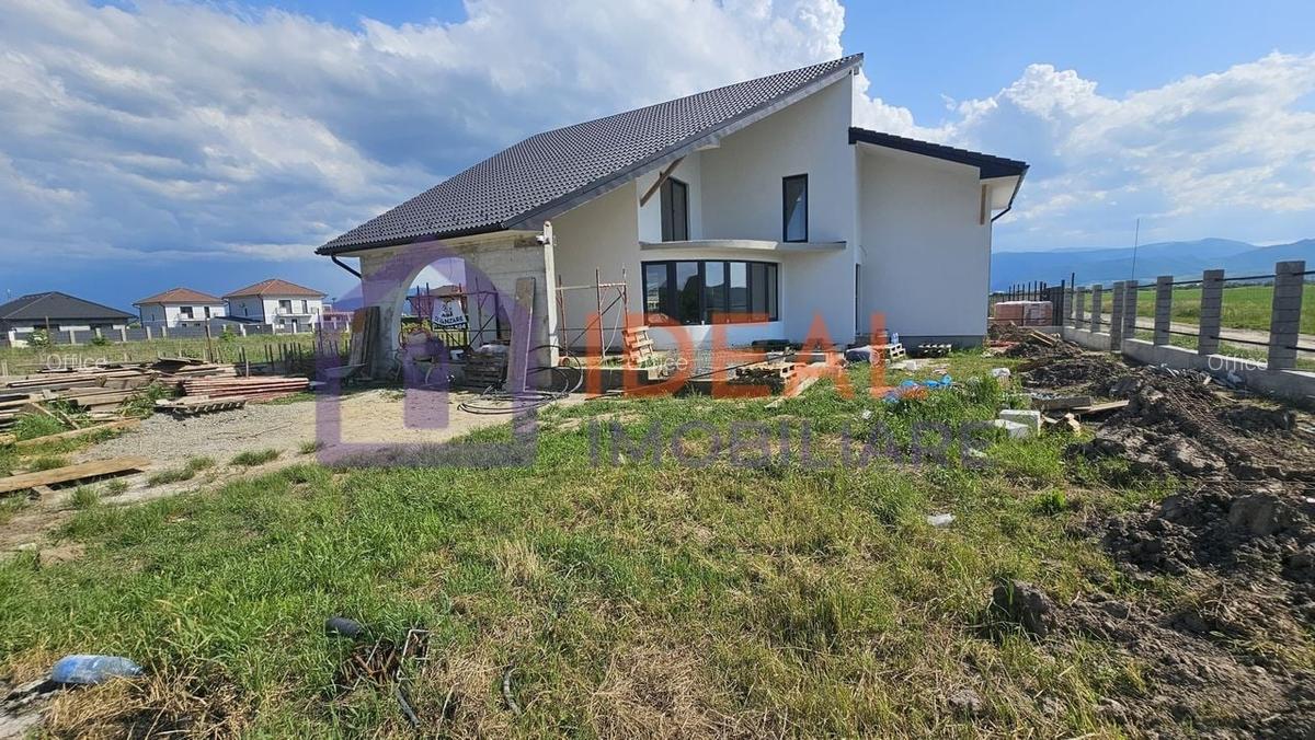 Casa Individuala Moderna cu 5 camere si 668 mpu curte, in Cristian - 23