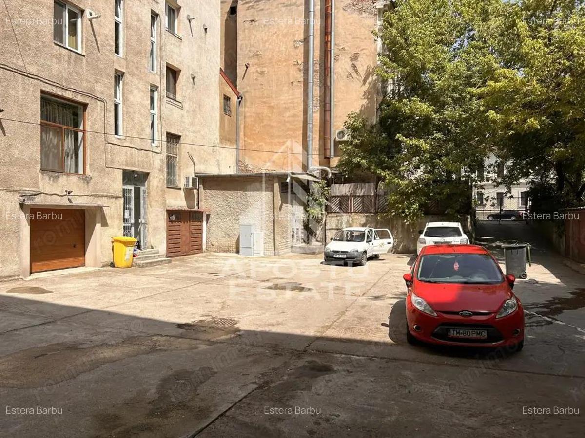 4 camere decomndat Pia?a Unirii | Terasa, parcare in curte securizata. - 17