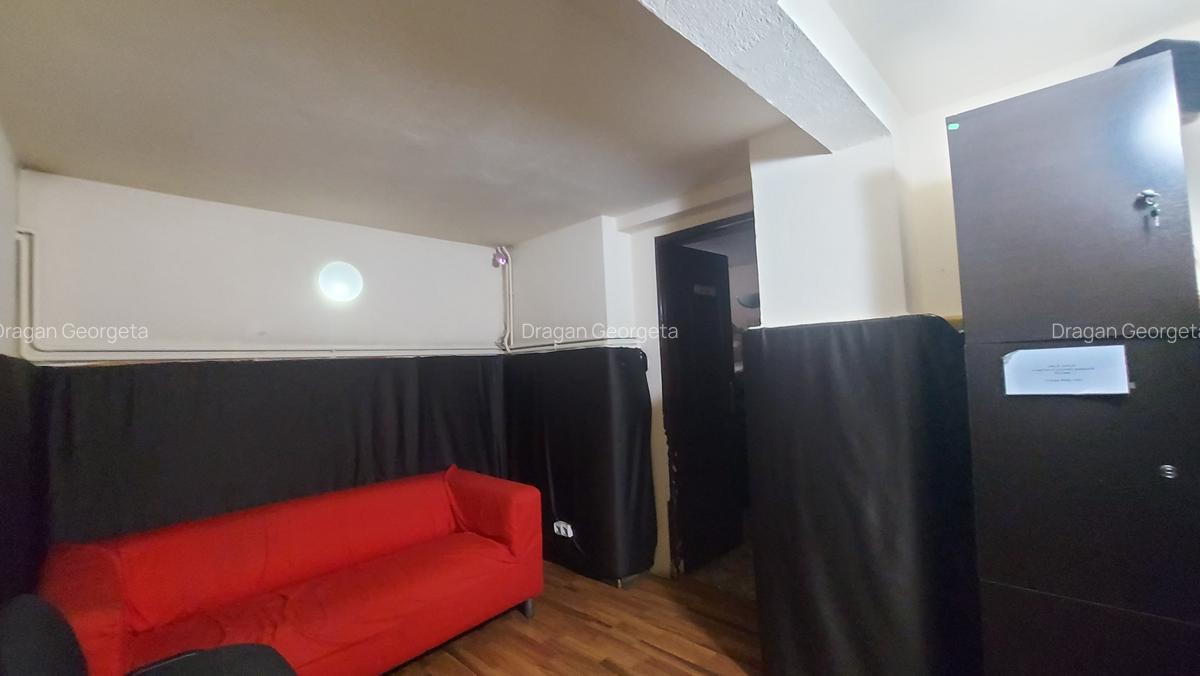 BARBU VACARESCU-LACUL TEI vila 7 camere - 21