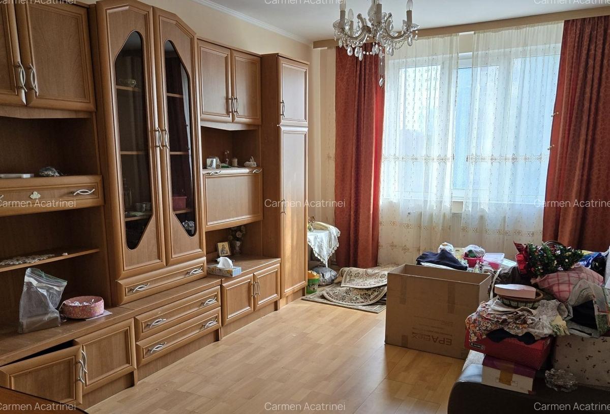 Apartament cu 3 camere circular în Astra - 1