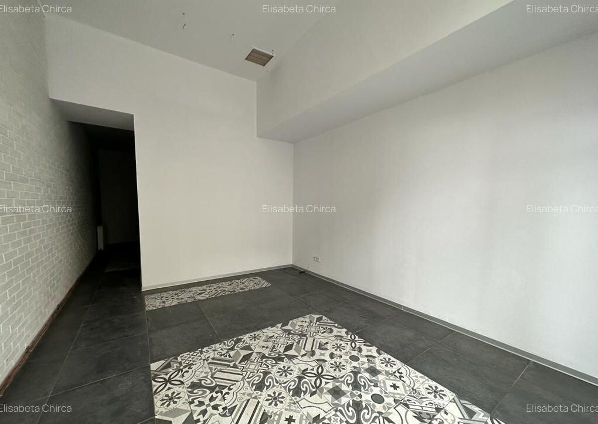 Zona Ultracentrala Universitate 44mp trafic pietonal intens - 1