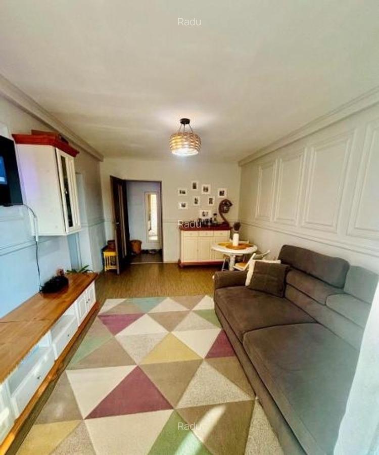 Ultracentral , Str. Traian , 2 Camere decomandate, 54 mp , 2 Balcoane , 5/10 - 6