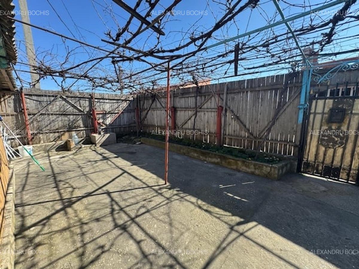 Casă cu 4 camere în Palazu Mare - 16