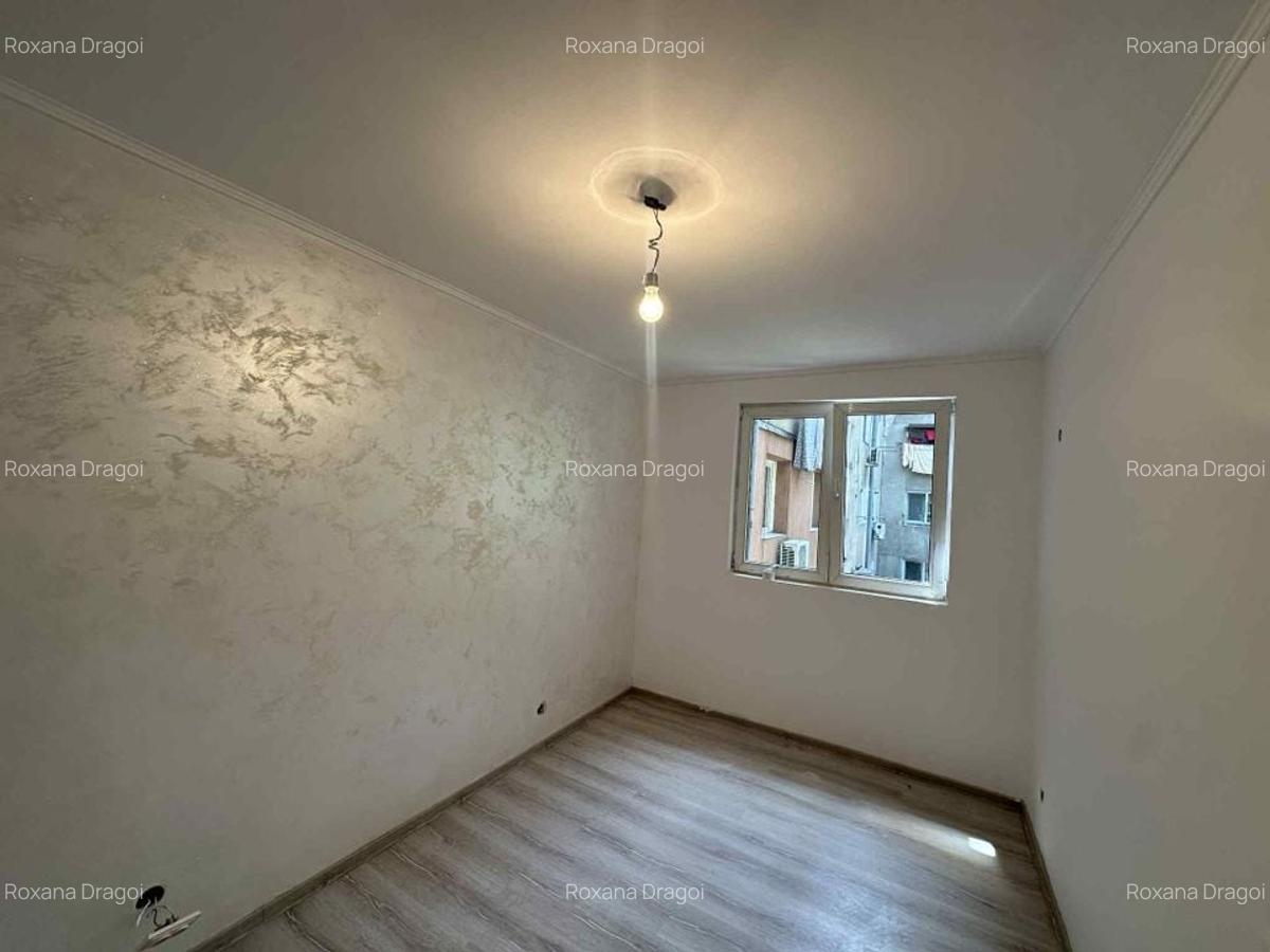 Apartament cu 3 camere decomandat în Trafic Greu - 4