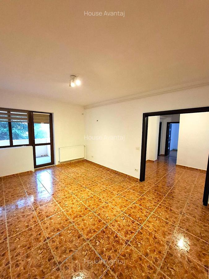 Apartament 3 Camere Ultracentral ,etaj 1 , garaj si boxa - 1