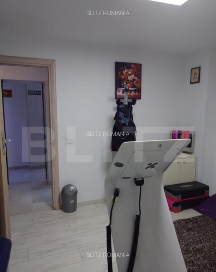 Spatiu comercial de vanzare, 290 mp, zona Micro 3 - 4