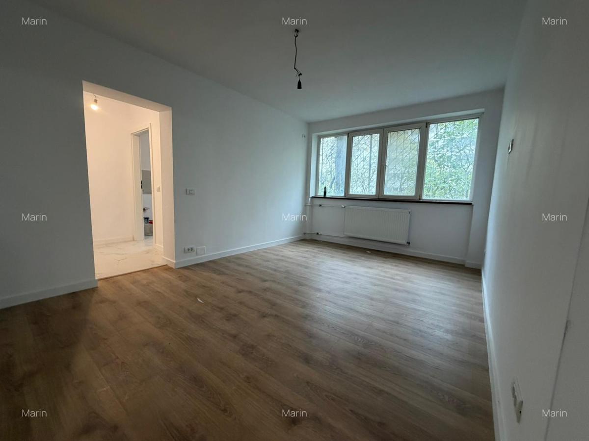 Titan, Al. Barajul Dunarii,  metrou 10 min - 9