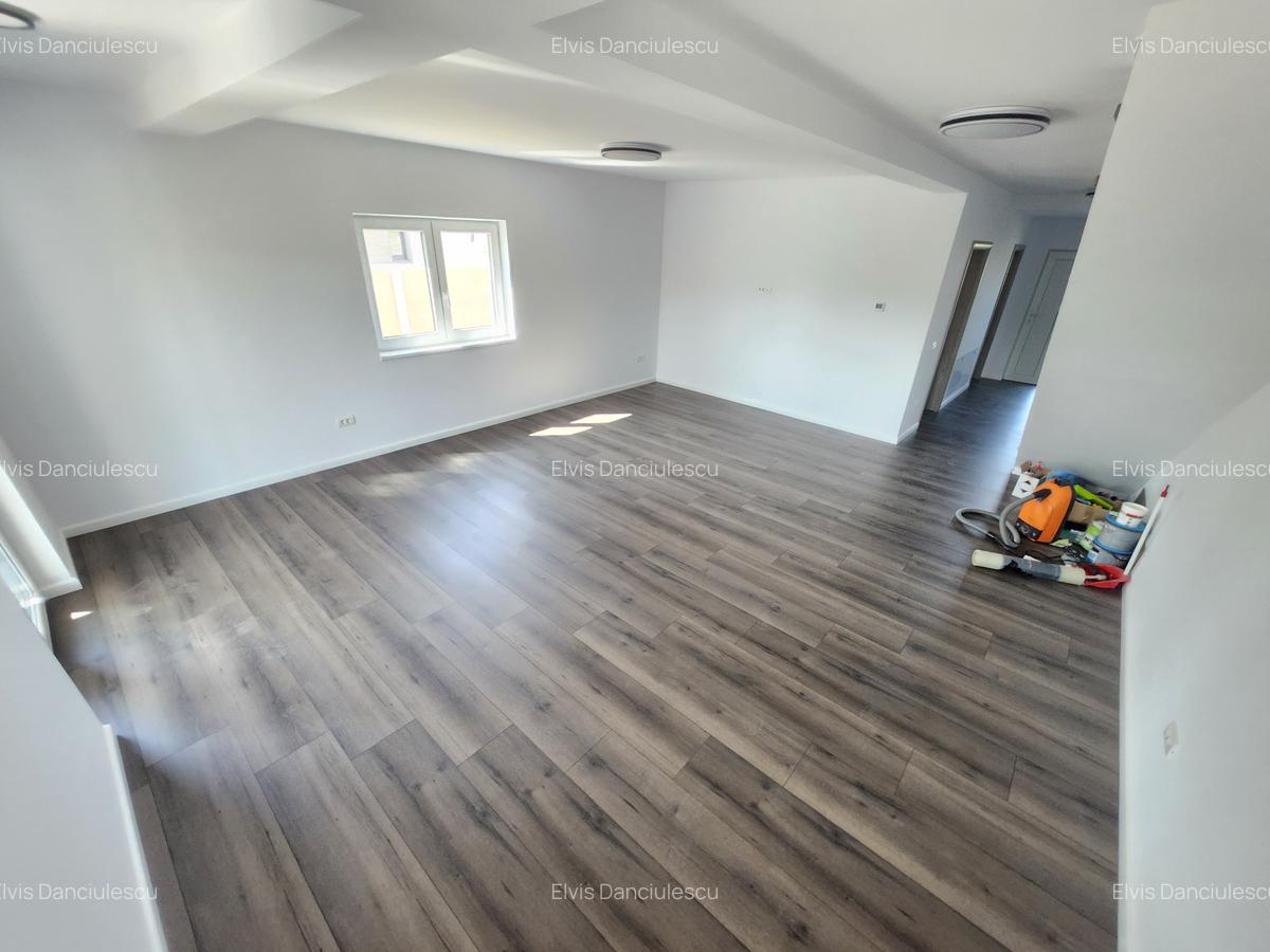 Casă cu 4 camere în Moșnița Nouă - 13