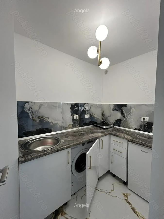 Inchiriez Garsoniera 33 mp in Circumvalatiunii langa GymOne, Etaj 6 de la Proprietara. libera - 2 Inchiriez Garsoniera 33 mp in Circumvalatiunii langa GymOne, Etaj 6 de la Proprietara. libera - 2