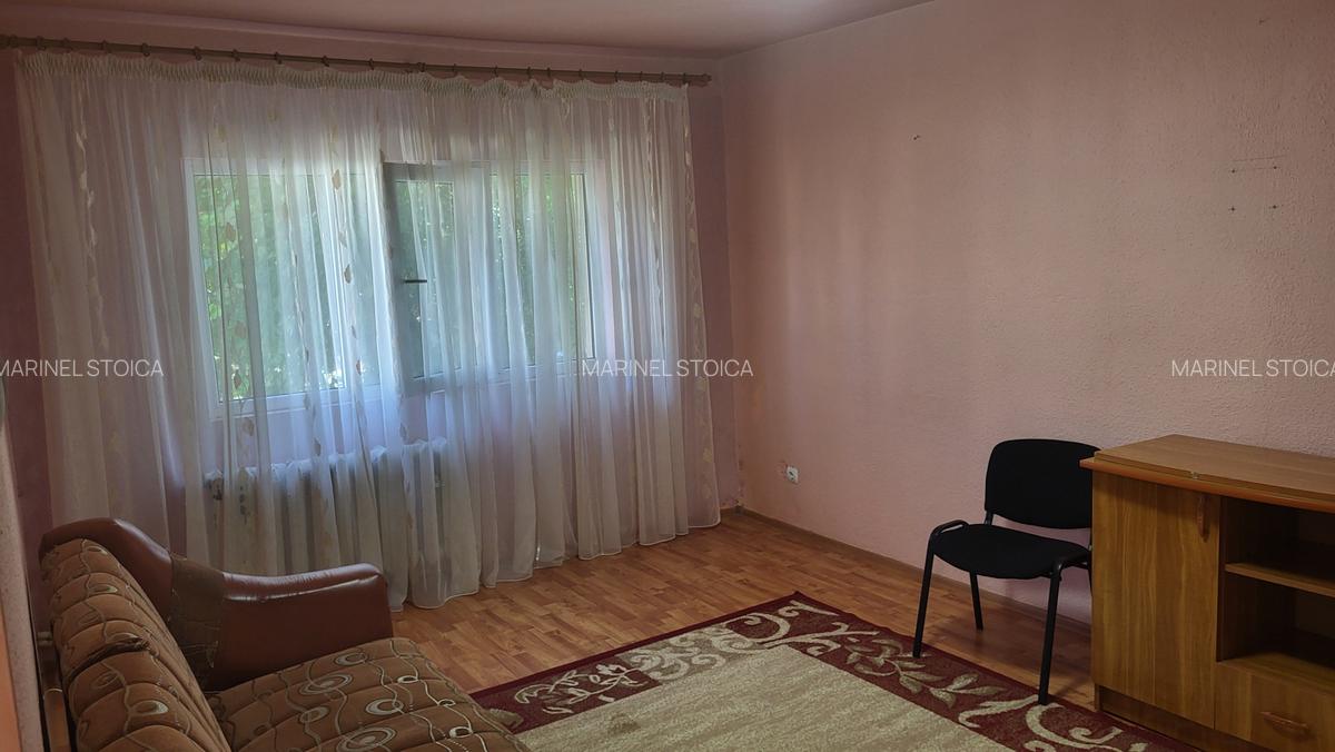 De inchiriat apartament 2 camere, situat etaj 1 in bloc mic, zona Hotel Vrancea. - 1