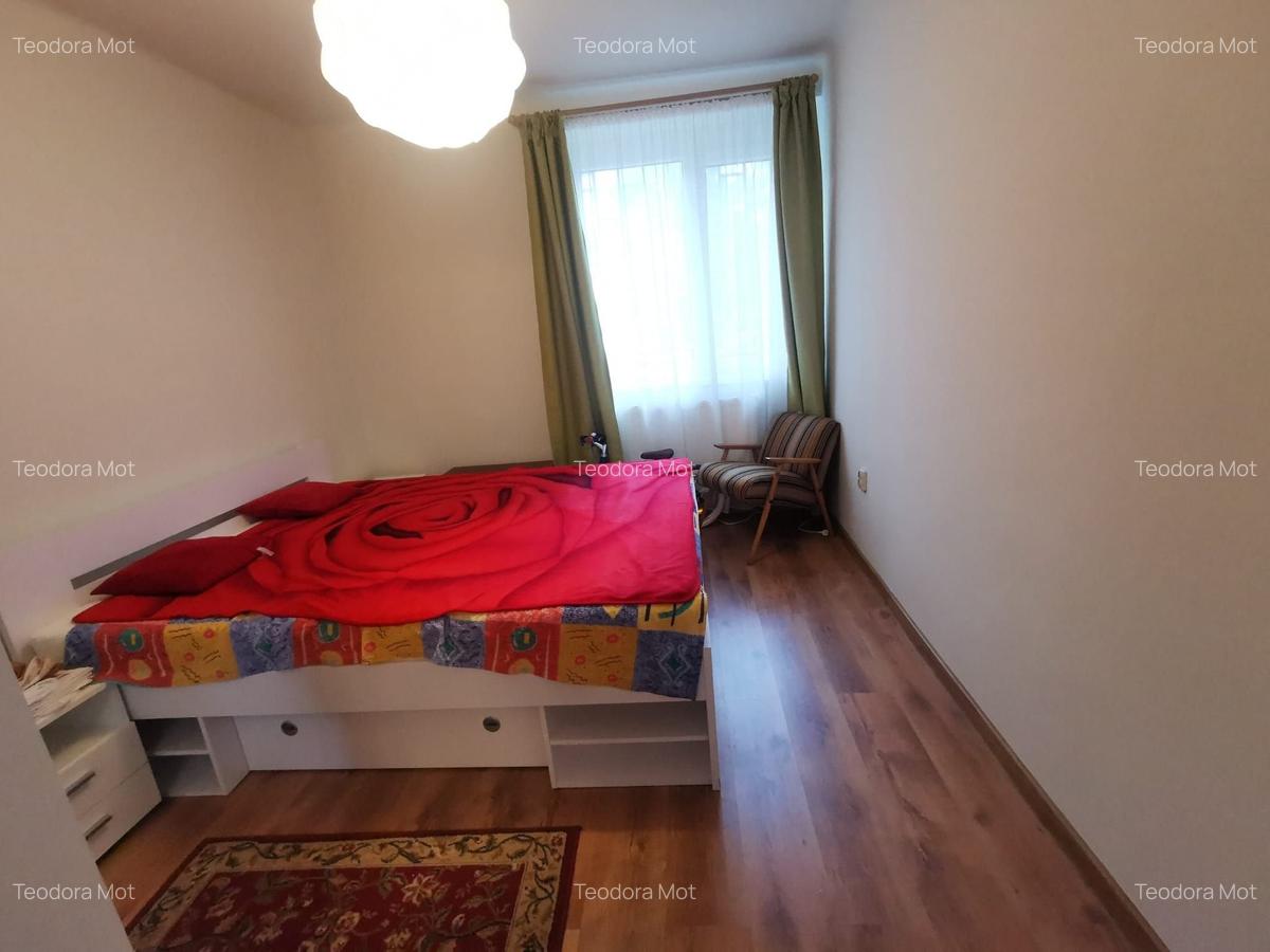 Apartament cu 3 camere semidecomandat, mobilat în Central - 3