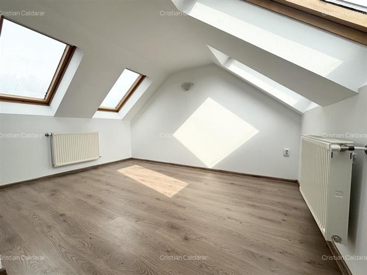 Casa spatioasa si bine compartimentata in Velenta  locatie excelenta - 13
