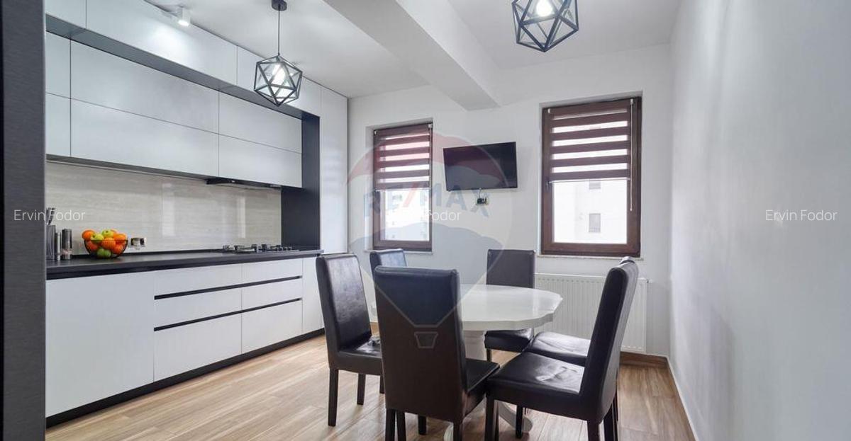Apartament cu 3 camere de vanzare in Isaran Tractorul - 2