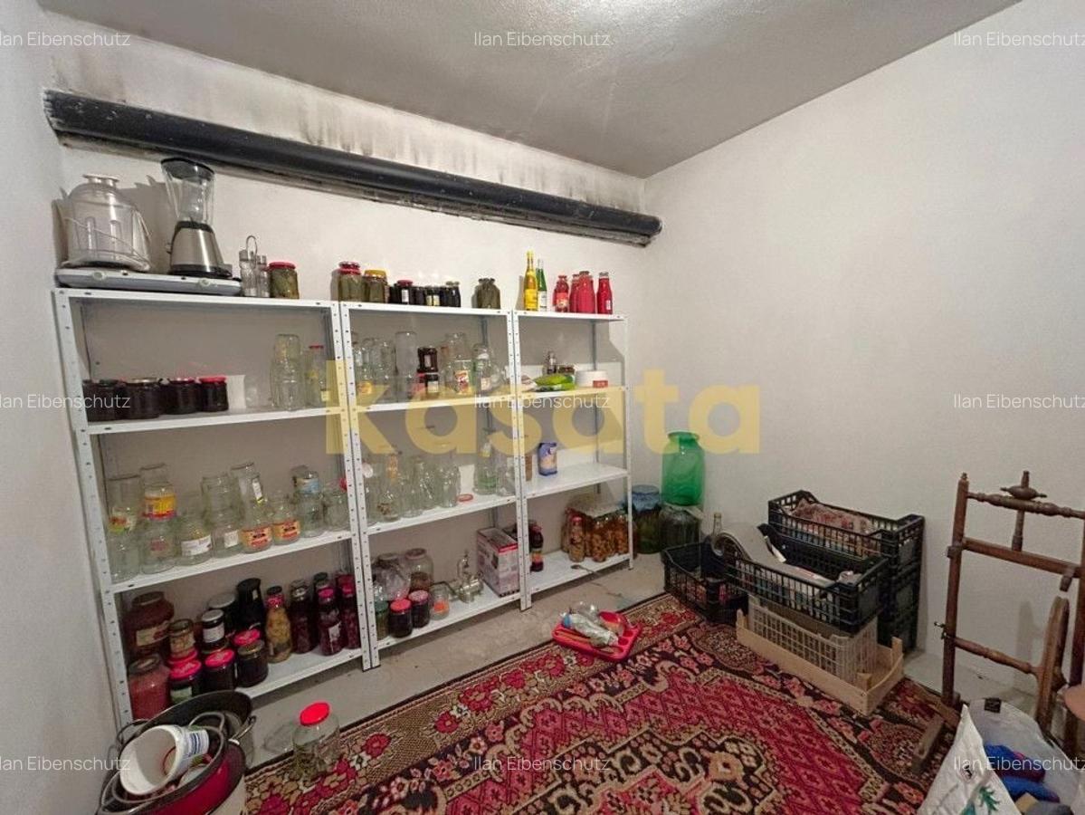 Casă spațioasă cu 5 camere în Crangasi | Curte 190 mp | 222 mp utili - 23