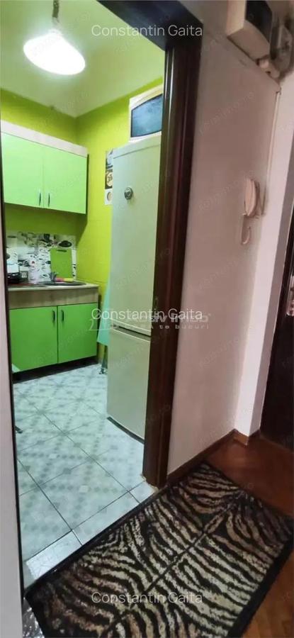 Garsoniera - detine centrala termica - Calea Victoriei - Romana - 1