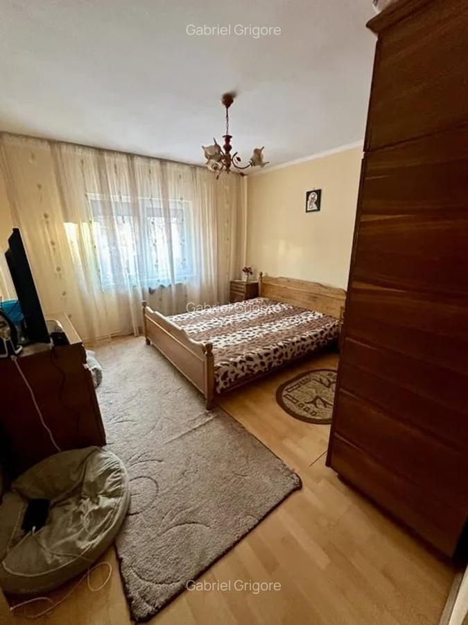 Apartament cu 3 camere decomandat în Noua - 3