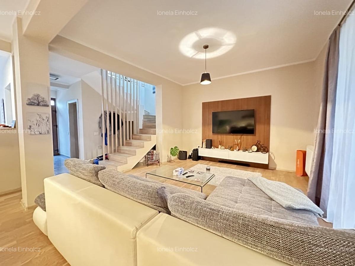 Casa insiruita pe colt, 4 camere, 144 mp utili + garaj - Dumbravita - 2