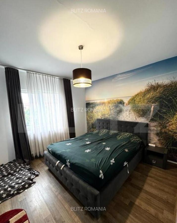 Apartament de vanzare, cu 4 camere, 81 mp, zona Tractorul - 2