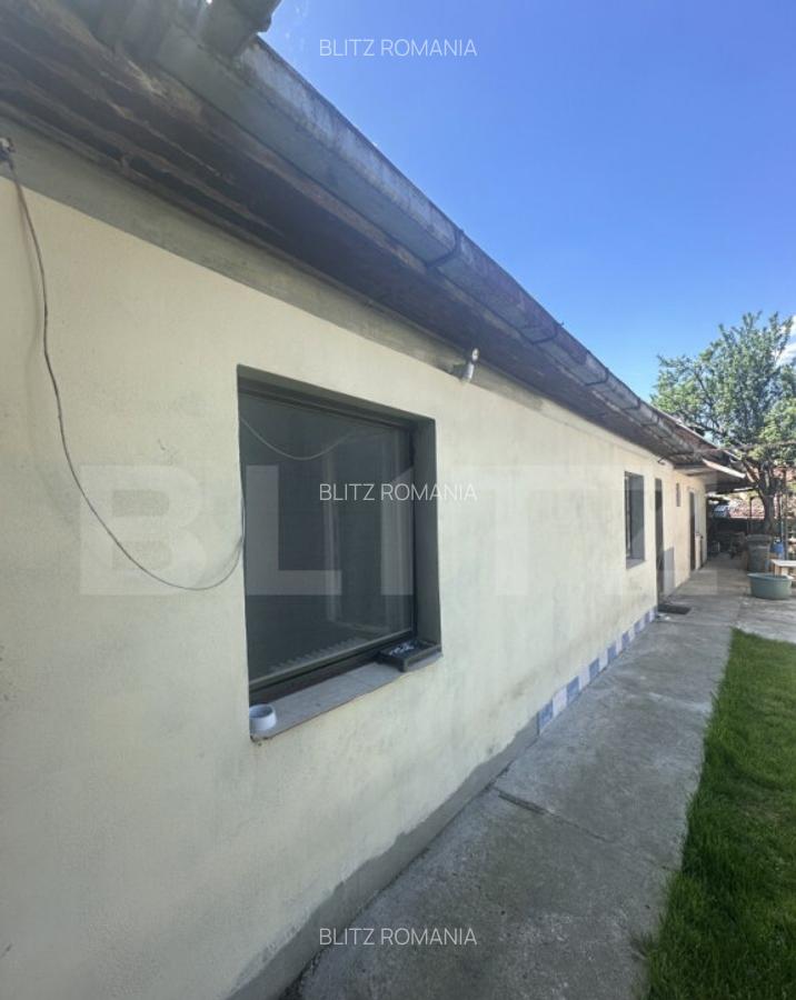 Doua case de vanzare cu 3 camere 120mp, intr-o curte de 536m - 9