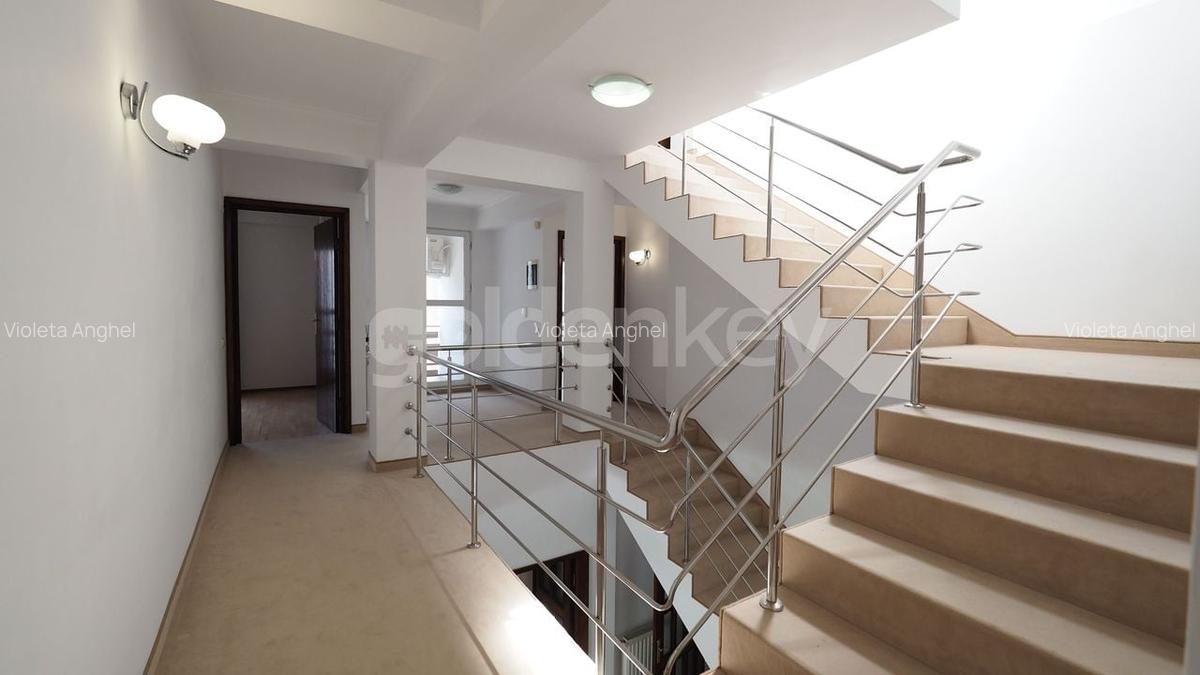 Vilă insorita cu 7 camere si piscina - 21
