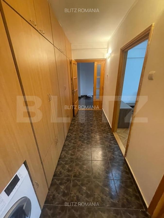 Apartament de vanzare, cu 3 camere, decomandat, 84 mp, zona pasaj Nicolina - 14