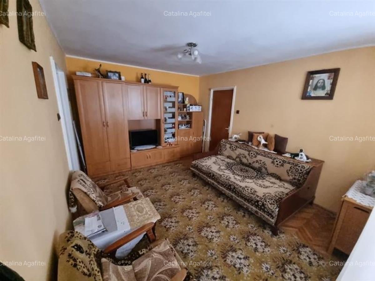 Apartament cu 2 camere semidecomandat, mobilat în Gării - 1