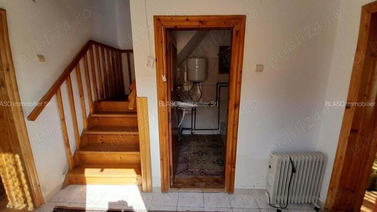 Bezdead doua case pe acela?i teren in centrul ora?ului - 3