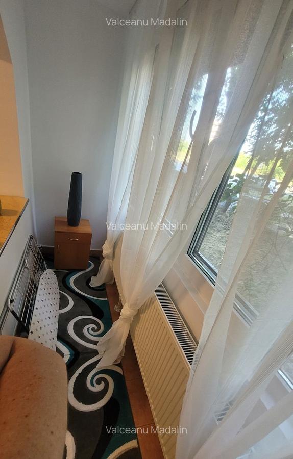 Apartament cu 2 camere decomandat în Soarelui - 2