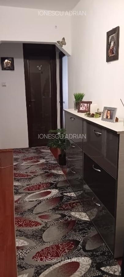 Direct proprietar – Apartament mobilat, vedere sud – Zărnești, 69.900 € - 13