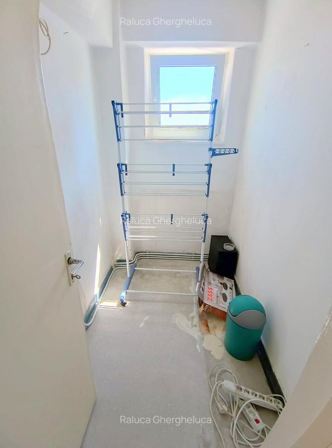 Apartament cu 3 camere, 2 balcoane, 2 bai, boxa subsol -90 mp- Central - 7 Apartament cu 3 camere, 2 balcoane, 2 bai, boxa subsol -90 mp- Central - 7